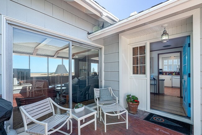 Building Photo - Winter Lease in Exclusive Peninsula Point ...