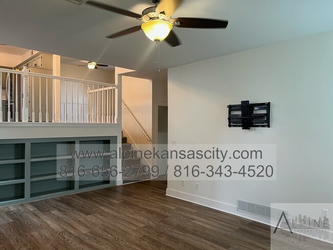 Building Photo - Gorgeous Multi Level Side by Side Split, P...