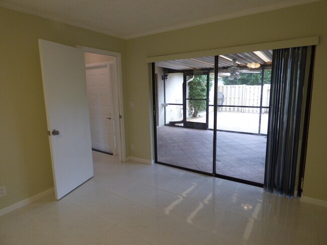 Building Photo - 729 NW 29th Avenue D Delray Beach Fl 33445