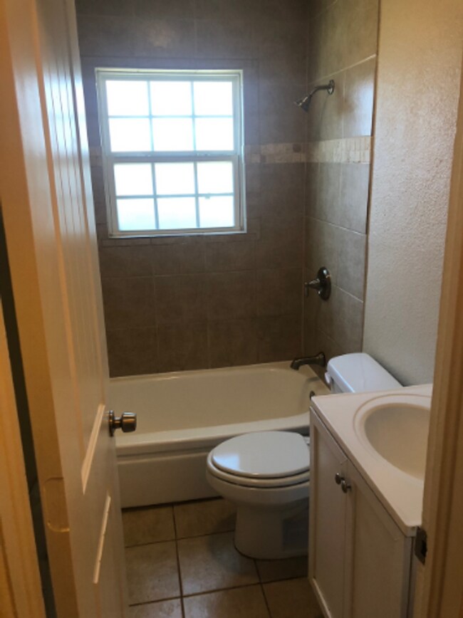 Building Photo - 10563 Dawn Dr