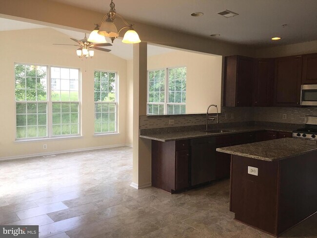 Building Photo - 12910 Belle Meade Trace