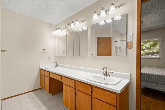 Building Photo - 3106 Dominic Dr