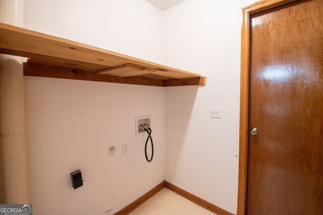 Building Photo - 81 Retreat Pl