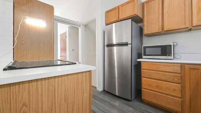 Building Photo - Charming Bellevue Home with Spacious Lot a...