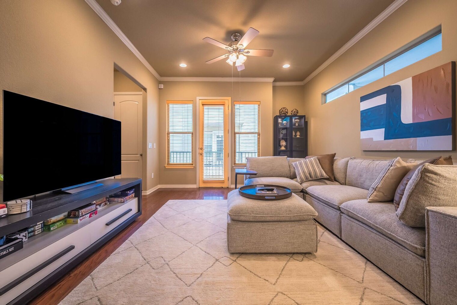 Building Photo - 1115 Kinney Ave