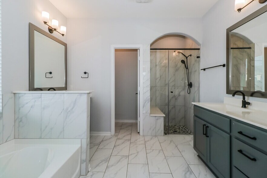 Building Photo - 6113 Gimignano Pl.