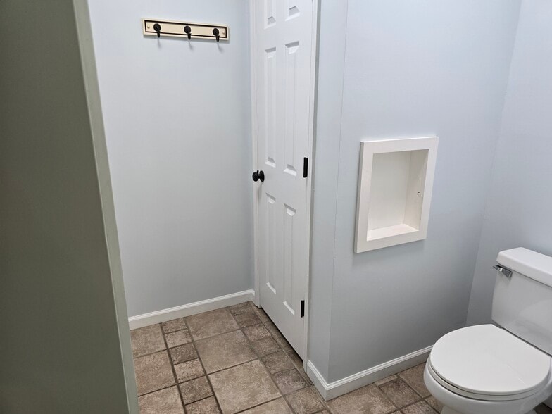 Bathroom #3 - 2065 Pinemount Blvd