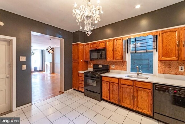 Building Photo - 1339 Christian St