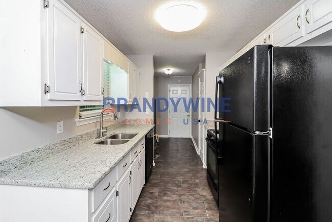 Building Photo - HOLIDAY SPECIAL!!! MOVE-IN BY 11/24 AND YO...