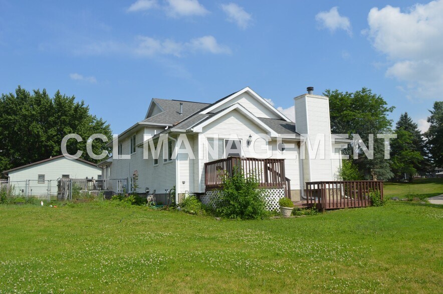 Building Photo - 2704 Norwich St