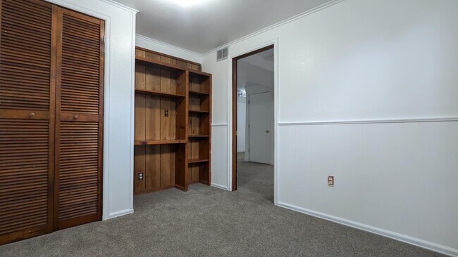 Building Photo - 3701 S Hooker St