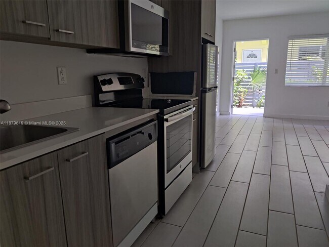 Building Photo - 740 Meridian Ave