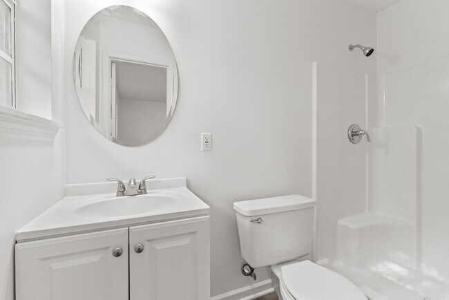 Building Photo - Charming 3 Bedroom, 2 Bathroom house