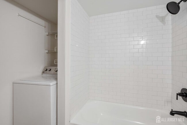 Building Photo - 7518 Tamarron Dr