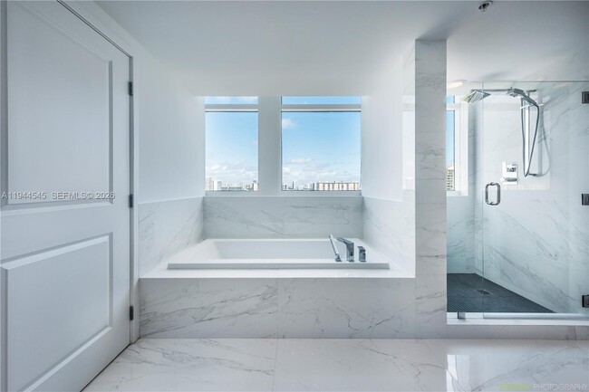 Building Photo - 400 Sunny Isles Blvd