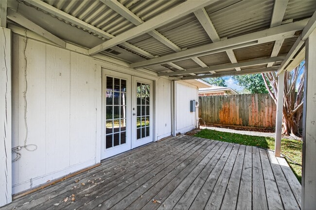Building Photo - 802 Cascade Creek Dr