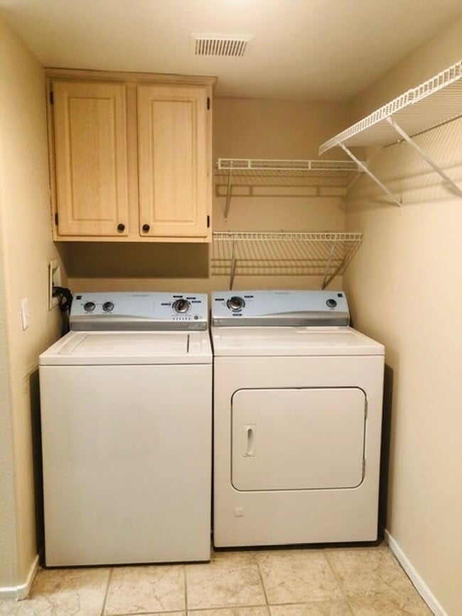 Building Photo - WONDERFUL DUAL MASTER BEDROOM TOWNHOME IN GATED "GREEN VALLEY COMMUNITY!!"