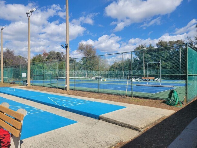 Building Photo - 4903 Myrtle Oak Dr