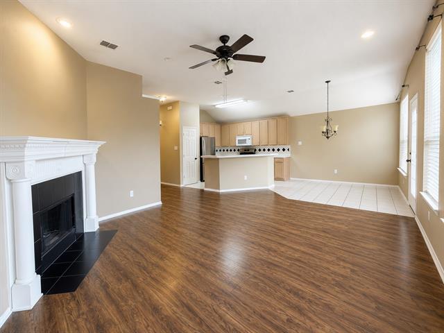 Building Photo - 9505 Thorncliff Dr