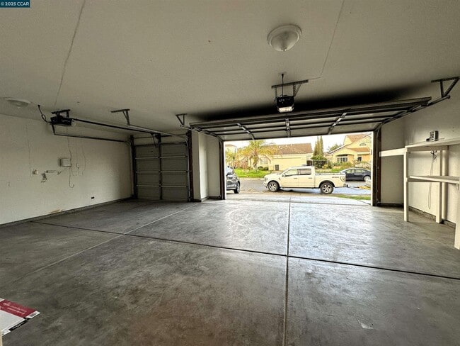 Building Photo - 111 Steinbeck Ct