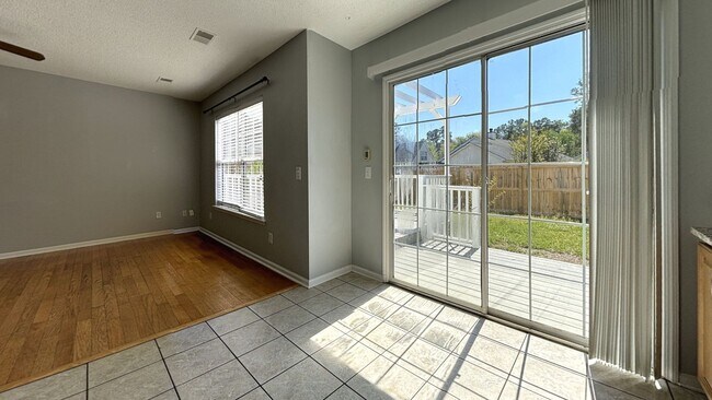 Building Photo - 3 Bedroom, 2.5 Bath - Ladson Area