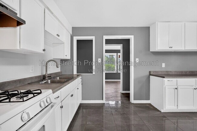Building Photo - 6006 Cascade Dr