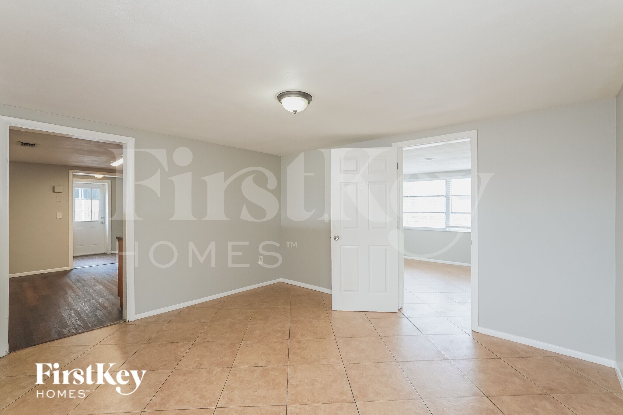 Building Photo - 7915 Foxbloom Dr