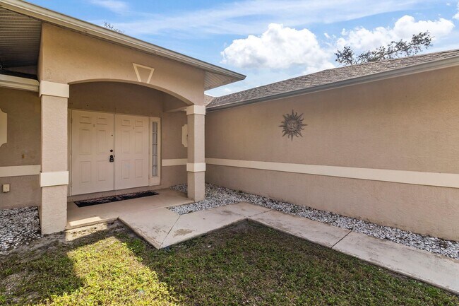 Building Photo - $1,895/month ** Furnished * Annual / Short...