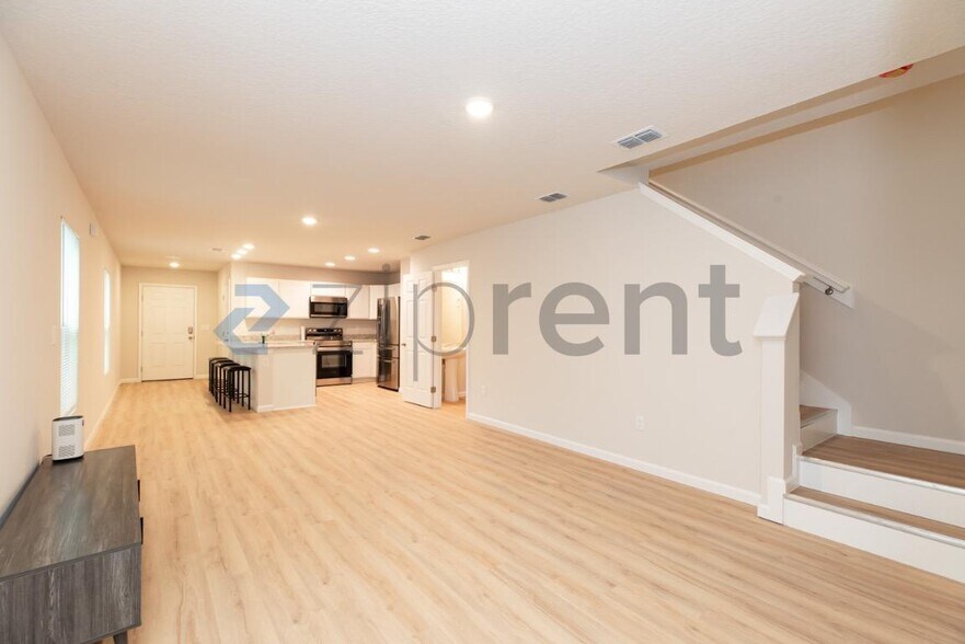 Building Photo - Unit