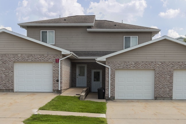 Primary Photo - Legacy Creek Townhomes