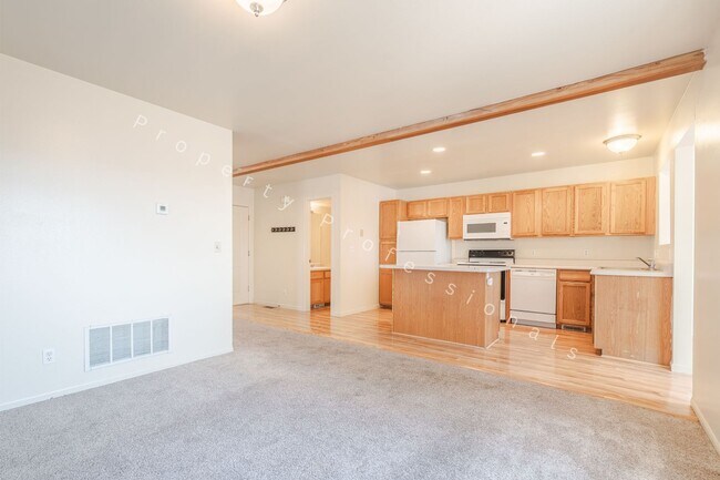 Building Photo - 1015 Domelby Ct