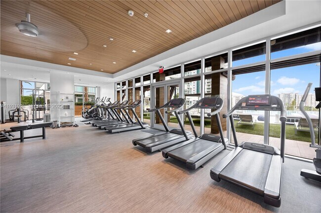 Building Photo - 300 Sunny Isles Blvd