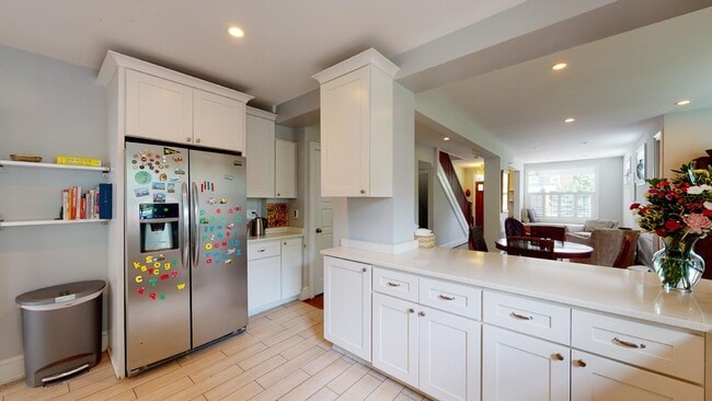 Building Photo - 1700 D St SE