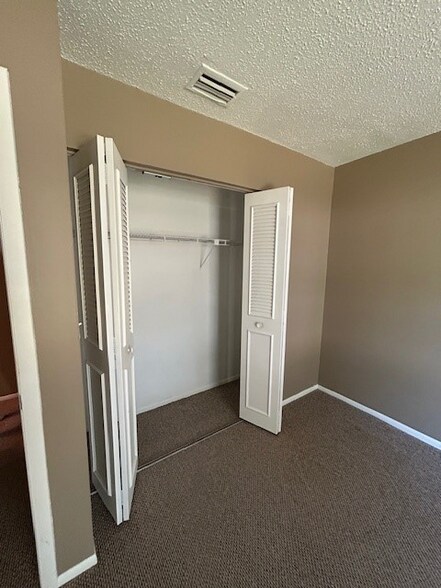 Building Photo - 411 S Nimbus Ave