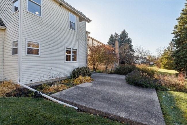 Building Photo - Spacious 3BR Home with Large Yard & 3-Car Garage in Prairie Towne – Grayslake