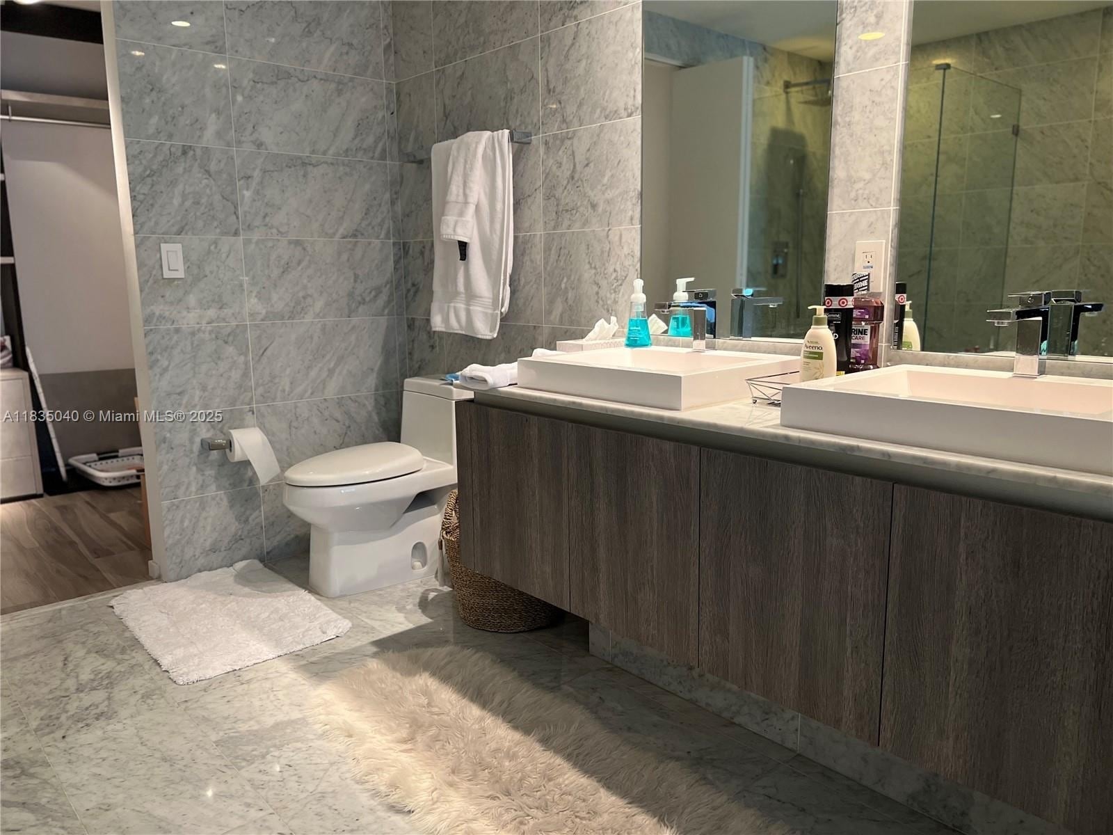 Building Photo - 801 S Miami Ave