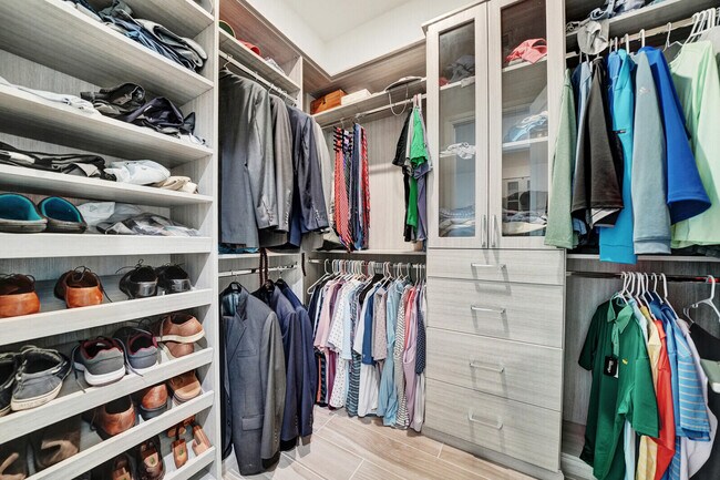 Building Photo - 138 Palma St