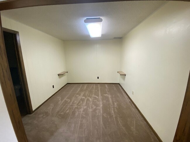 Building Photo - 3 bedroom - 2.5 bathroom - Single Family Home