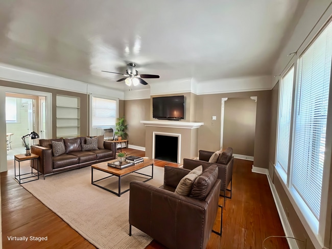 Building Photo - Move In Special! *LOCATION* Fabulous 1/1 with extra space ONE BLOCK off the St Mary's strip and c...