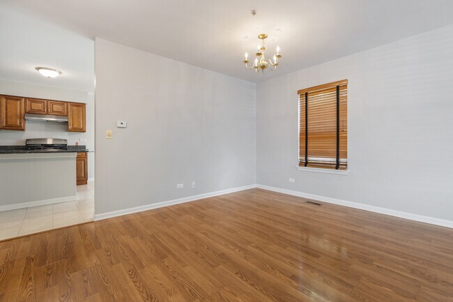 Building Photo - 1127 Orleans Dr