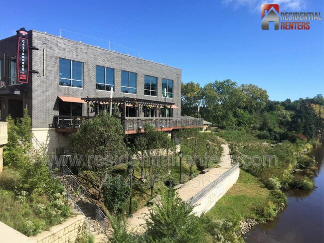 Building Photo - 2121 N Riverboat Rd