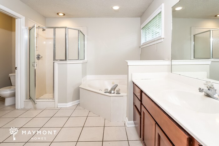 Building Photo - 10217 Green Moss Dr S