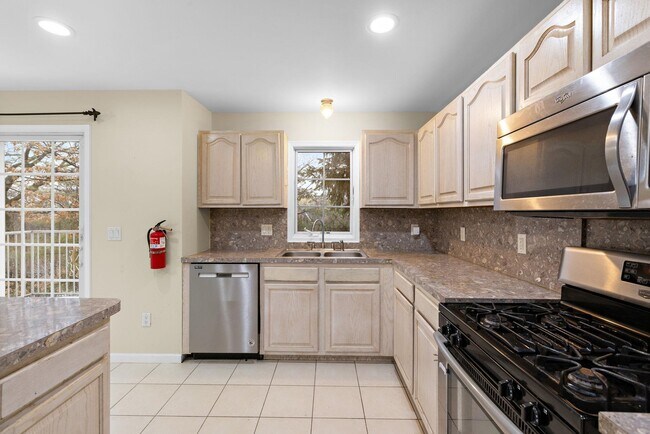 Building Photo - 12 Liberty Ct.