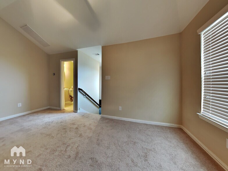 Building Photo - 2925 Fox Ledge Ct
