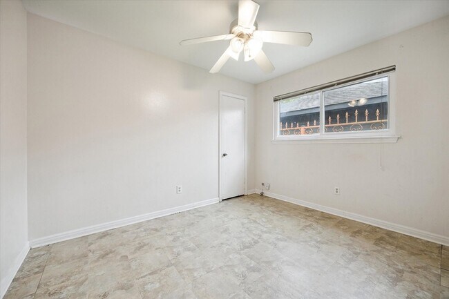 Building Photo - 209 Tallant St