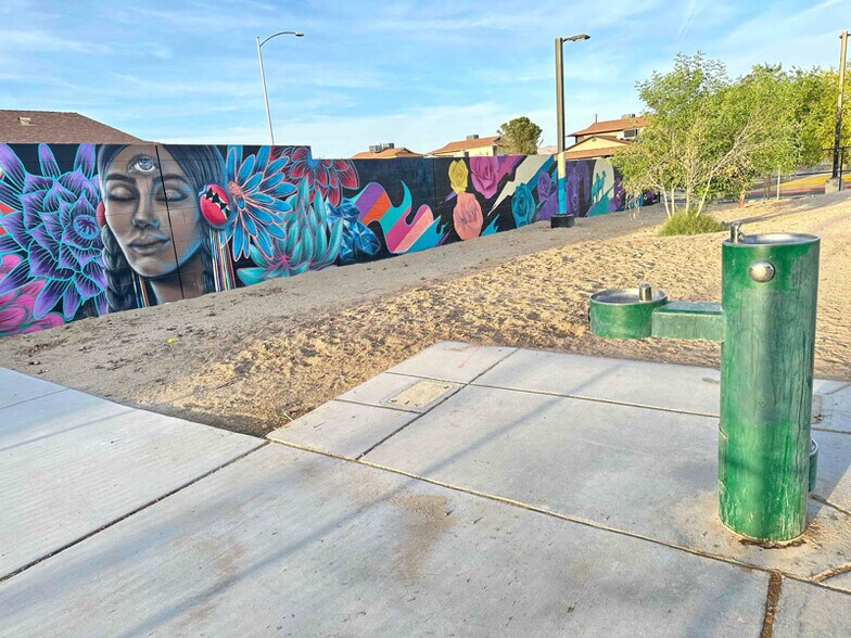 Building Photo - 1512 Henry Ave