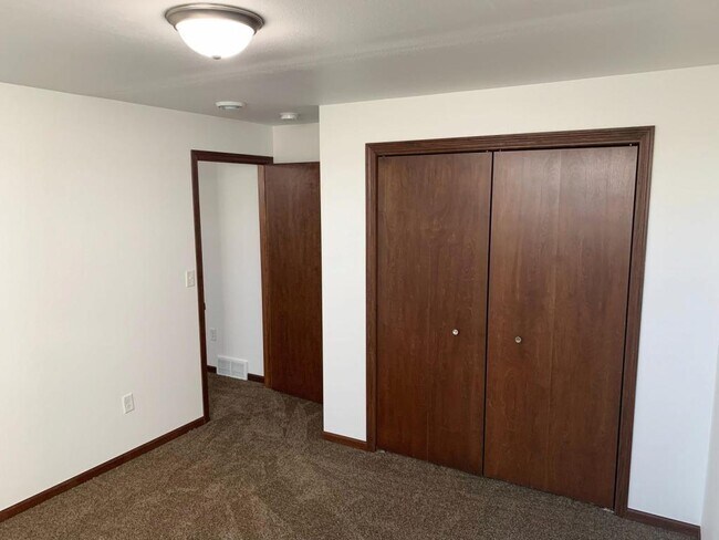 Building Photo - 7112 Brehm St