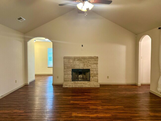 Building Photo - Great 3/2/2 in South Lubbock!