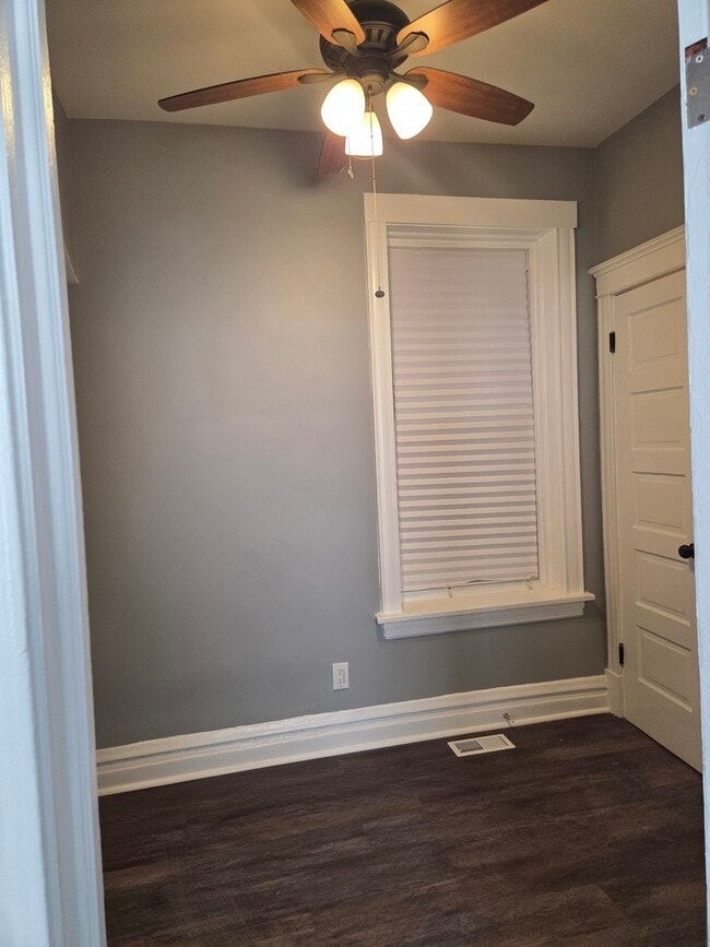 Building Photo - 1452 W 62nd St