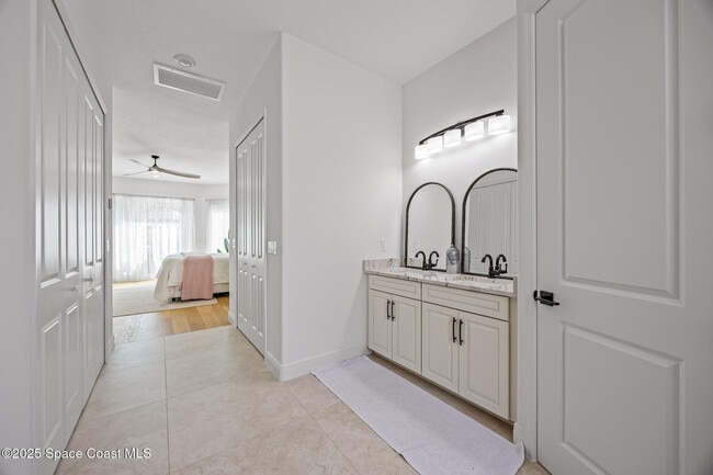 Building Photo - 385 Newport Dr